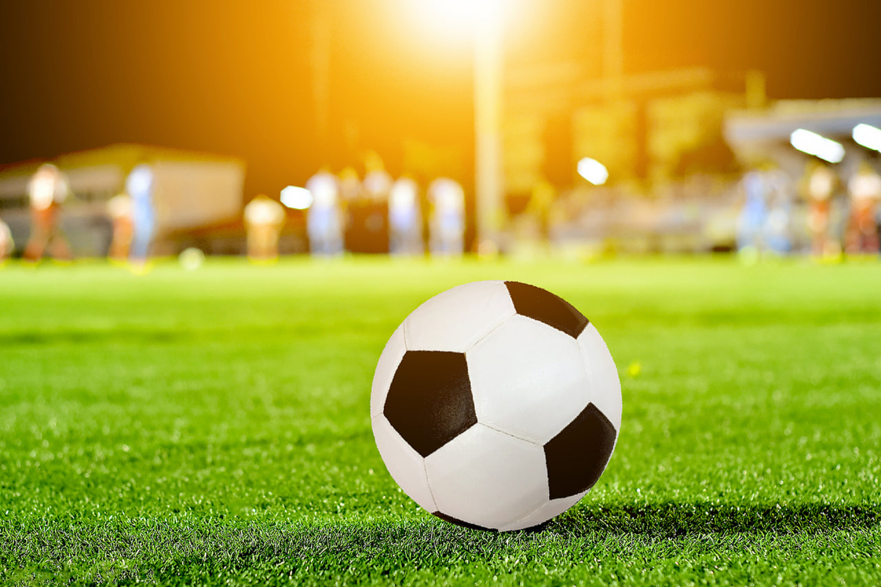 资深球迷观赛分析场景